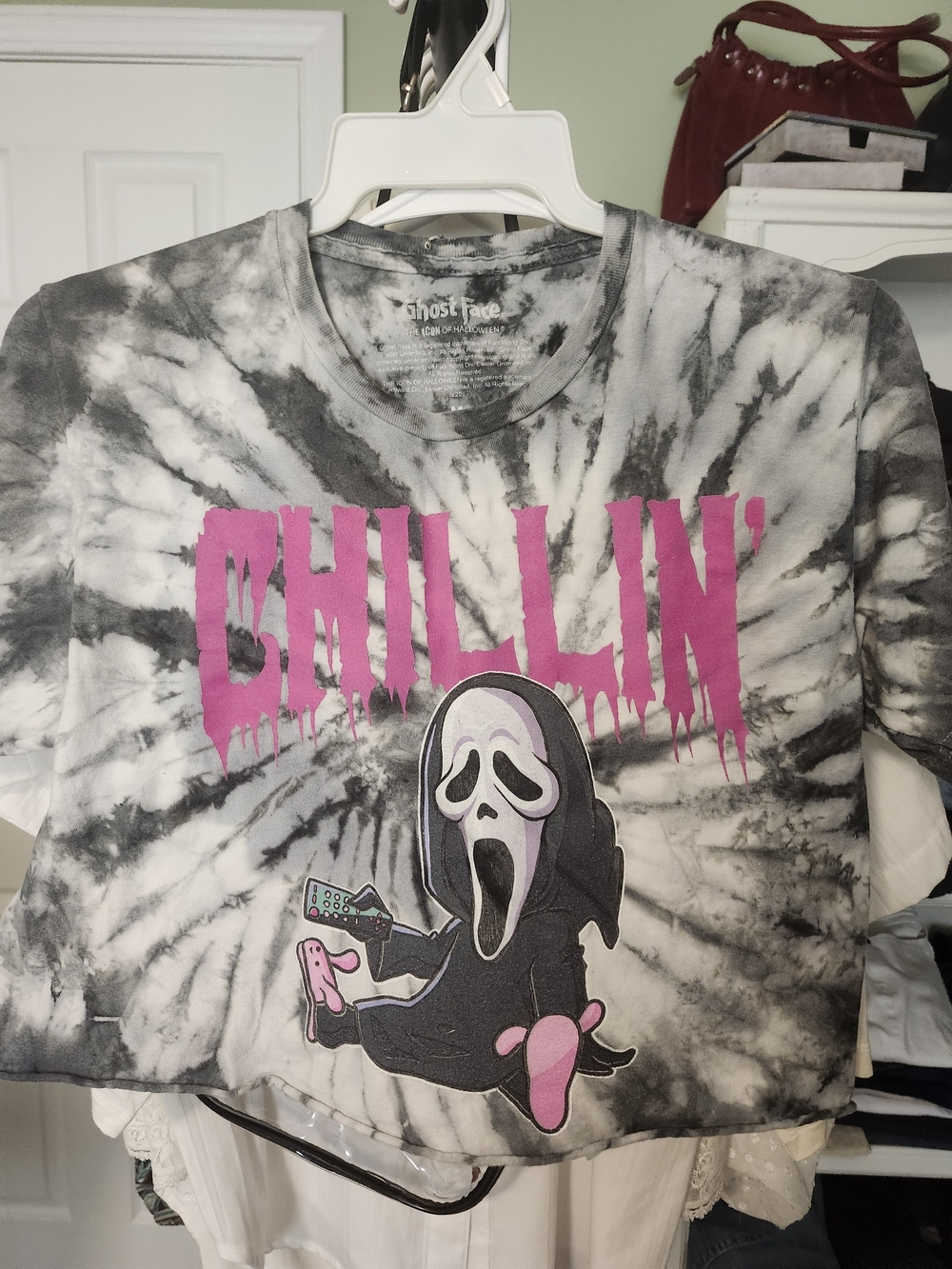Tie-Dye 'Chillin' Scream Graphic Tee - Pink & Black
